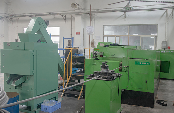 陽(yáng)昶精密制造生產(chǎn)車間